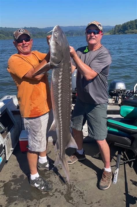 Columbia River Fishing Guides in Washington & Oregon