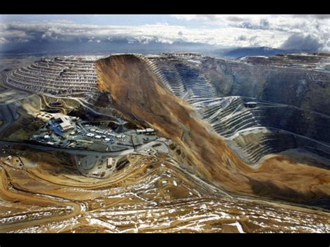 The Bingham Canyon Mine slope failure - MINING.COM