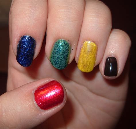 sharihearts: Harry Potter Themed Nail Art