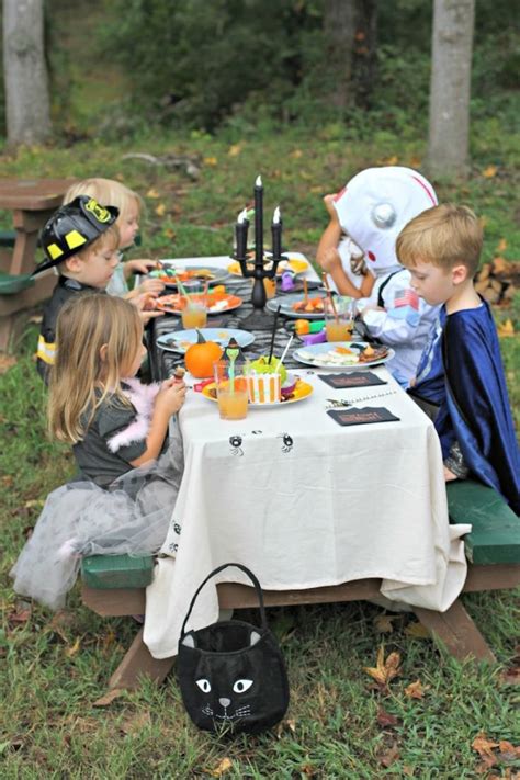 Kara's Party Ideas Halloween Hayride Party | Kara's Party Ideas