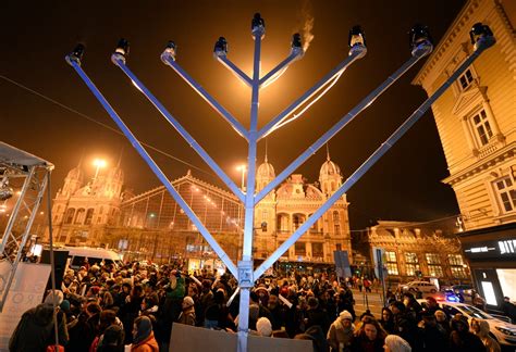 Hanukkah 2015: When does the Jewish Festival of Lights begin? | IBTimes UK