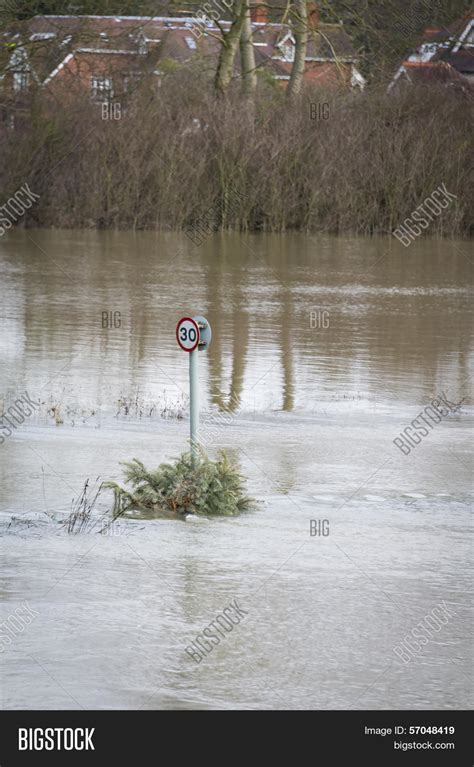 Flooding Image & Photo (Free Trial) | Bigstock