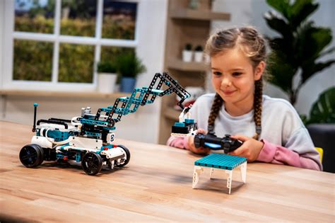 LEGO Mindstorms 51515 Robot Inventor Kit Has 949-Pieces, Lets You Build Five Different Robots ...