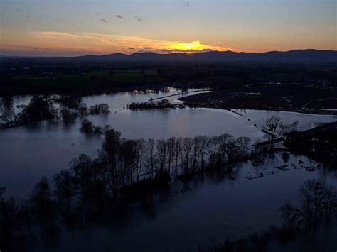 GALLERY: River Severn flooding forces evacuations - in photos | Express & Star