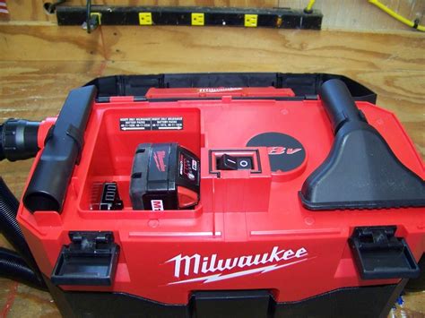 Milwaukee 18V Cordless Wet/Dry Vacuum 0880-20 - Tools In Action - Power ...