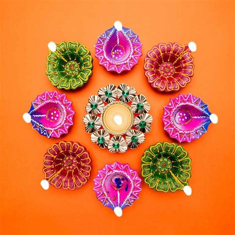 7 DIY Diwali Diya Decoration Ideas For Home | DesignCafe | Diya ...