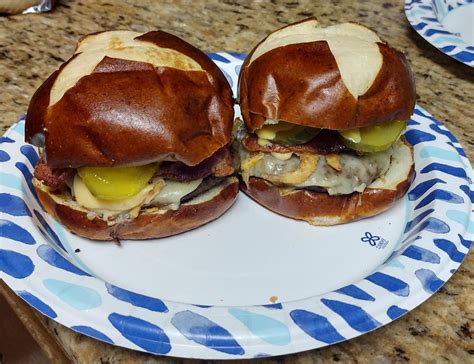 Homemade Wendy's Bacon Pub Burger : r/burgers