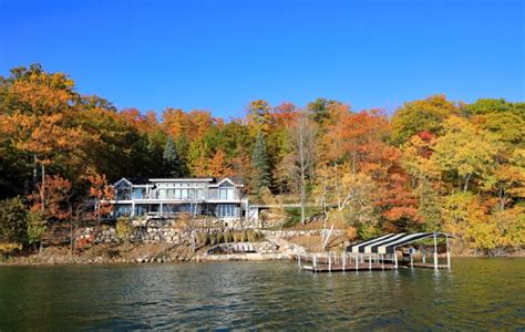 7 Awesome Fall Cabin Rentals in Michigan for a Cozy Getaway