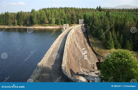 Represa Hydroelectric imagem de stock. Imagem de parede - 880291