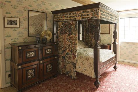 William Morris’s Bed - Society of Antiquaries of London