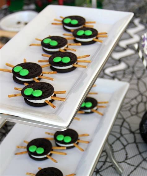 17 Easy and Tasty Halloween Treats to Make With Kids