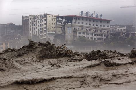 Rainstorms Flood Sichuan Province in China - The New York Times