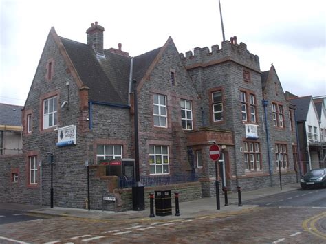 Police station, Clifton St, Cardiff © John Lord cc-by-sa/2.0 :: Geograph Britain and Ireland