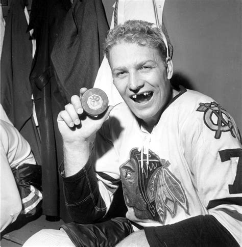 Bobby Hull, Hockey Hall Of Famer, Dies At 84 | HuffPost Sports