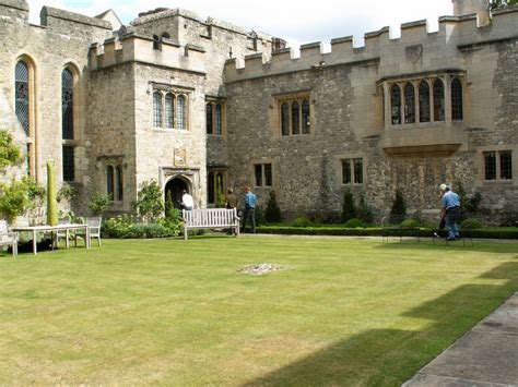 Allington Castle visit - Professional Gardeners' Guild