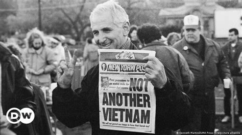 'Pentagon Papers' whistleblower Daniel Ellsberg dies aged 92 – DW – 06/17/2023