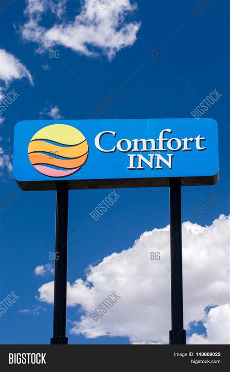 Comfort Inn Logo