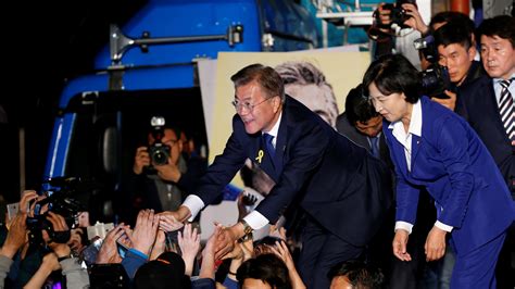 South Korea Elects Moon Jae-in, Who Backs Talks With North, as ...