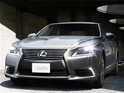 Lexus LS Hybrid - 365 Luxury Car Hire