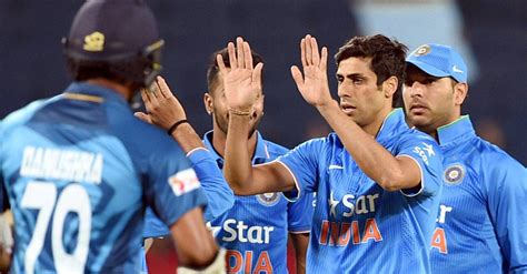 How Ashish Nehra Went From Perennial Struggler To Leader Of The Indian Attack - ScoopWhoop