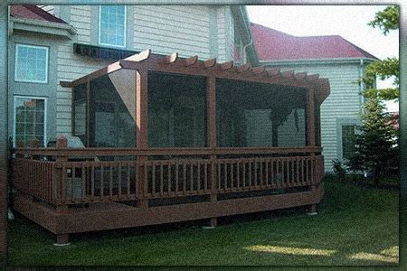 5 Screened-In Pergola Pros & 5 Screen Design Tips - Worst Room