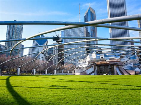 The Chicago Attractions To Put On Your Must-See List