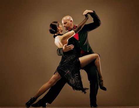 PATOLOGIA CLINICA: Tango dancing benefits Parkinson's patients