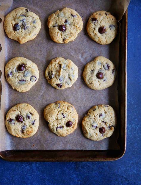 Super Easy Paleo Chocolate Chip Cookies - Lexi's Clean Kitcehn