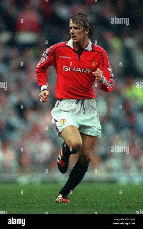 DAVID BECKHAM MANCHESTER UNITED FC 30 October 1999 Stock Photo - Alamy