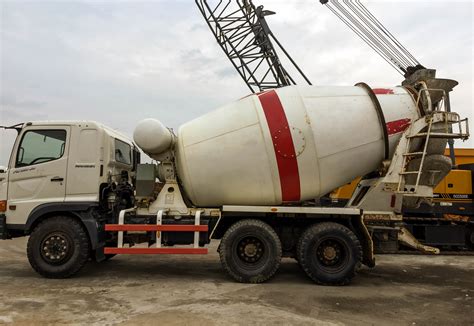 Hino FM260Ti Mixer Truck (molen) – PT. Central Indo Machinery