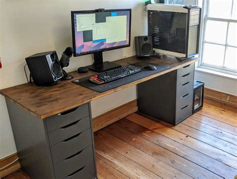 The ultimate IKEA Battlestation desk setup | Rigz | Home office setup, Desk setup, Ikea ...