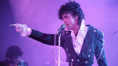 10 Greatest Classic Rock Singers Of The '80s