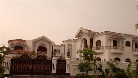 8 Kanal House for Sale in Lahore Main Boulevard Gulberg