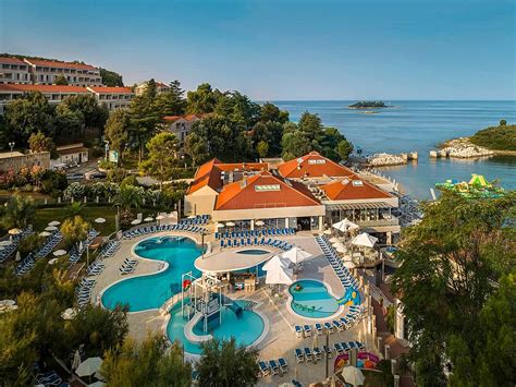 Hotel Belvedere in Vrsar near beach in park for holidays in Istria in Croatia