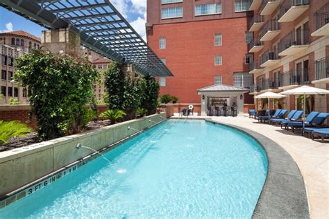 Riverwalk Hotel with Outdoor Pool | The Westin Riverwalk, San Antonio