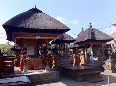 8+ Rumah Adat Bali dan Ciri Khasnya + Gambar [LENGKAP]