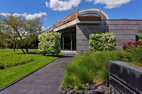 Dugout | Shelter with Wavy Roof by SBM studio | Wowow Home Magazine