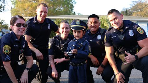 Clearwater police surpise 3-year-old for his birthday | wtsp.com