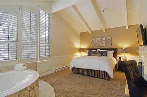 Luxury Accommodations Carmel, CA | Carriage House Inn | Hotel Suites