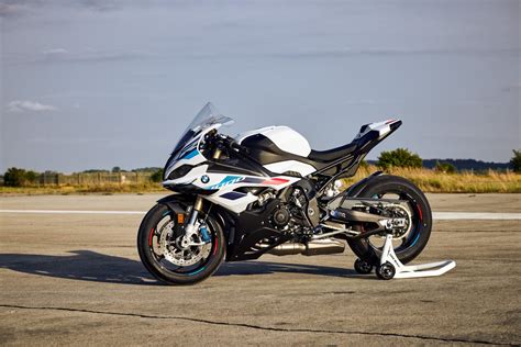 SNAP TASTE | Here are the highlights of the new BMW S 1000 RR