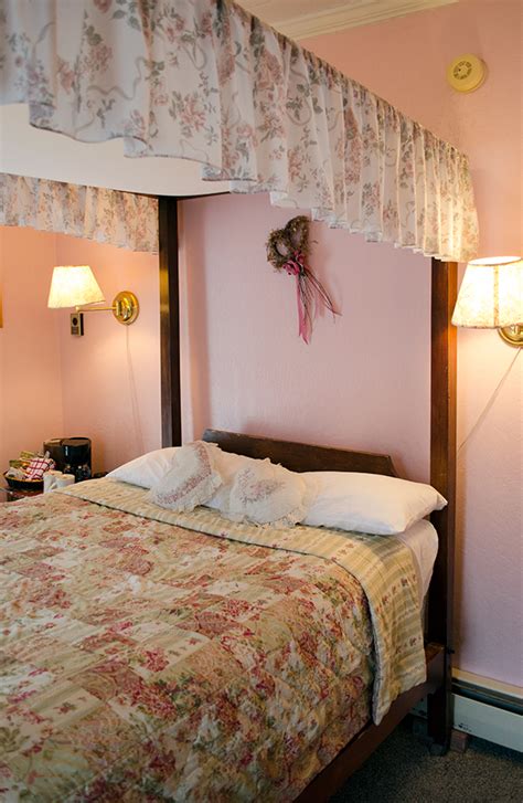 Original Historic Rooms – Gold Hill Hotel & Saloon