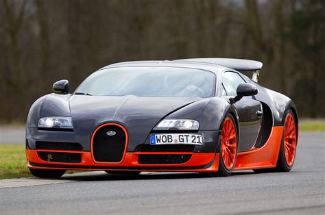 Download Best Bugatti Veyron Super Sports Car Wallpapers Full Screen ...