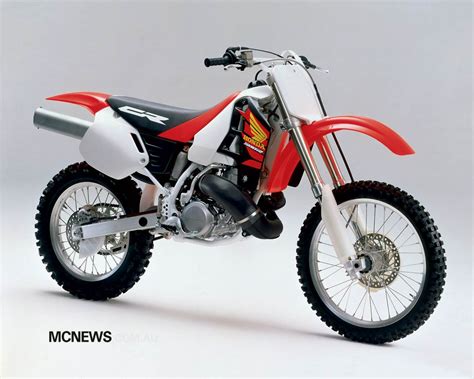 Honda Honda CR500 - Moto.ZombDrive.COM