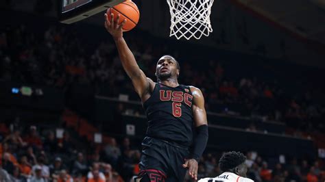 Bronny James scores 15 points for USC, has highlight-reel dunk in loss