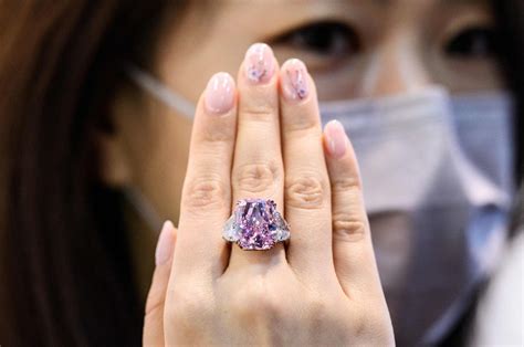 Purple-pink diamond goes for $29M in record-breaking sale | Daily Sabah