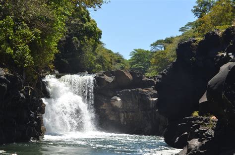 Place to visit in Mauritius : The stunning waterfalls of Mauritius