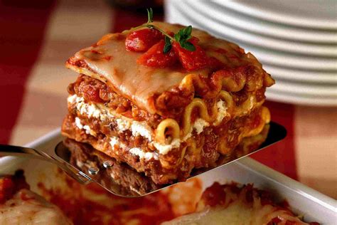 25 Lasagna Recipes Your Family Will Love