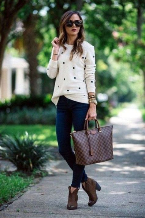 40+ Classy Winter Outfits Ideas For Women Business (With images ...