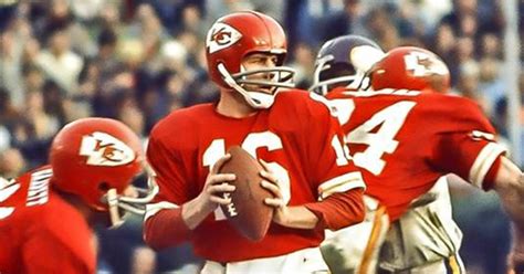 Len Dawson, Hall of Fame Chiefs quarterback, dies at 87