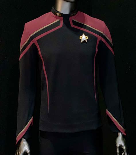 New 2385 Admiral Picard Uniform Unveiled – TrekToday